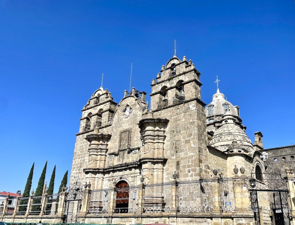 Santuario de Nuestra Señora de Guadalupe y Santuario de la Virgen de Guadalupe