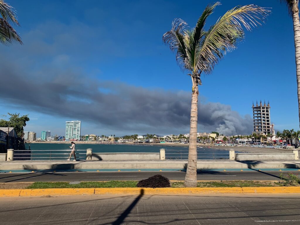 Tire fire in Mazatlán