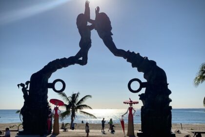 Playa del Carmen Portal Maya sculpture