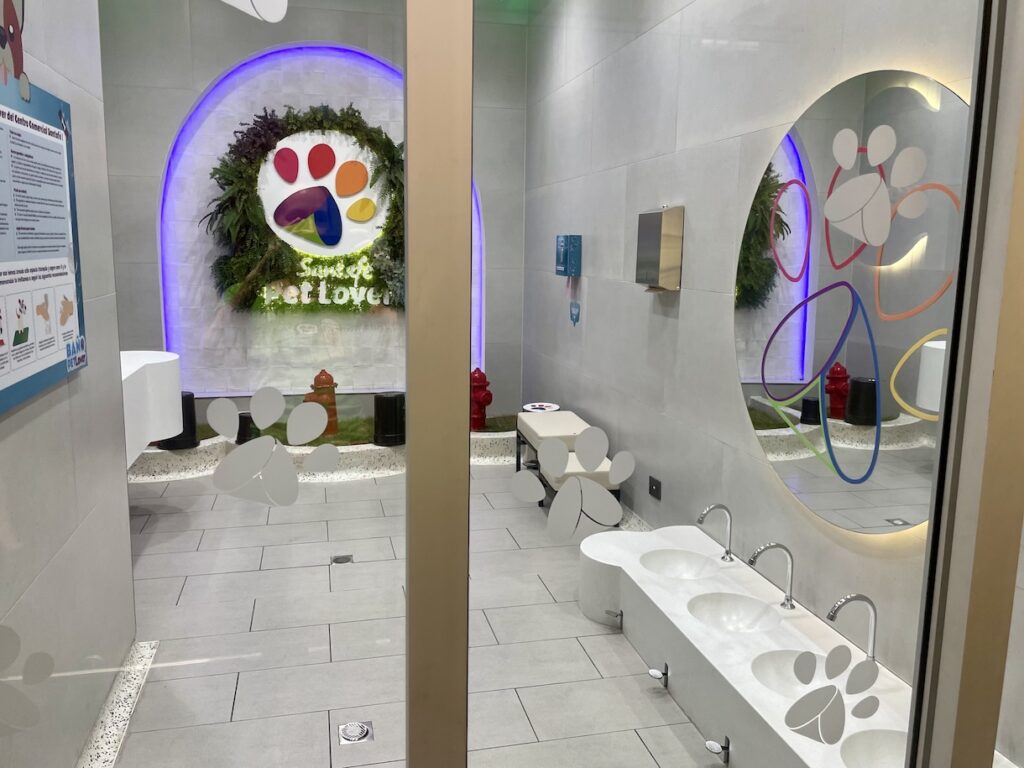 Puppy bathroom in the mall