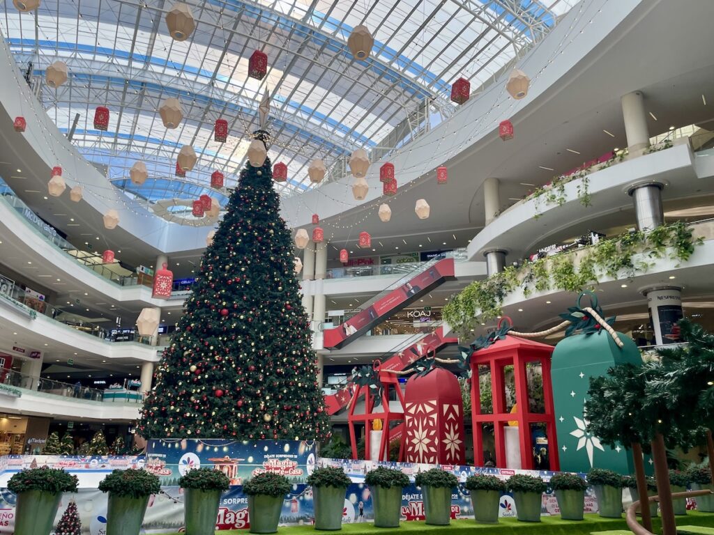 Christmas tree in Santafé Mall