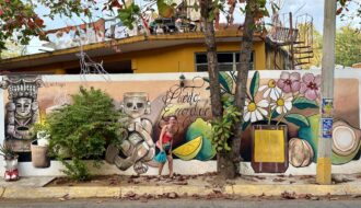 Mrs. ItchyFeet in front of Puerto Escondido street art