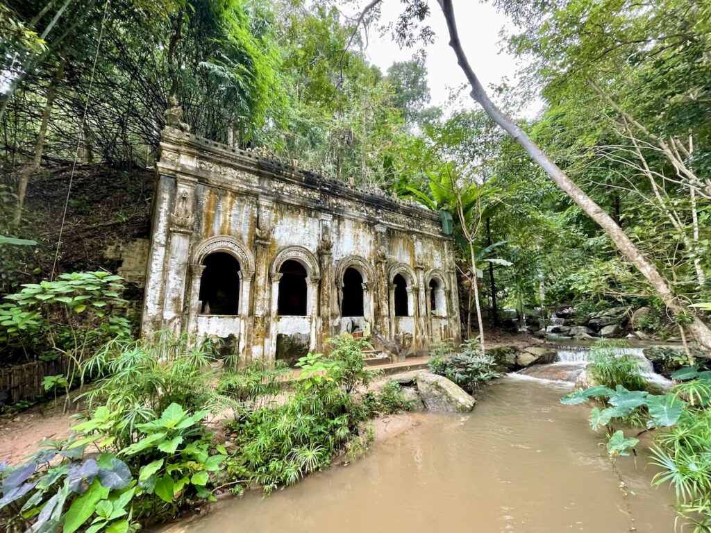 Wat Pha Lat Buddhist Temple