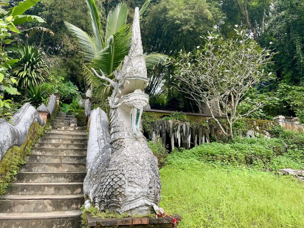 Dragon sculpture at Wat Pha Lat