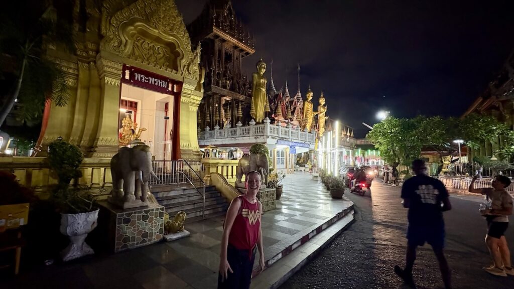 Mrs. ItchyFeet in front of Wat Lat Phrao