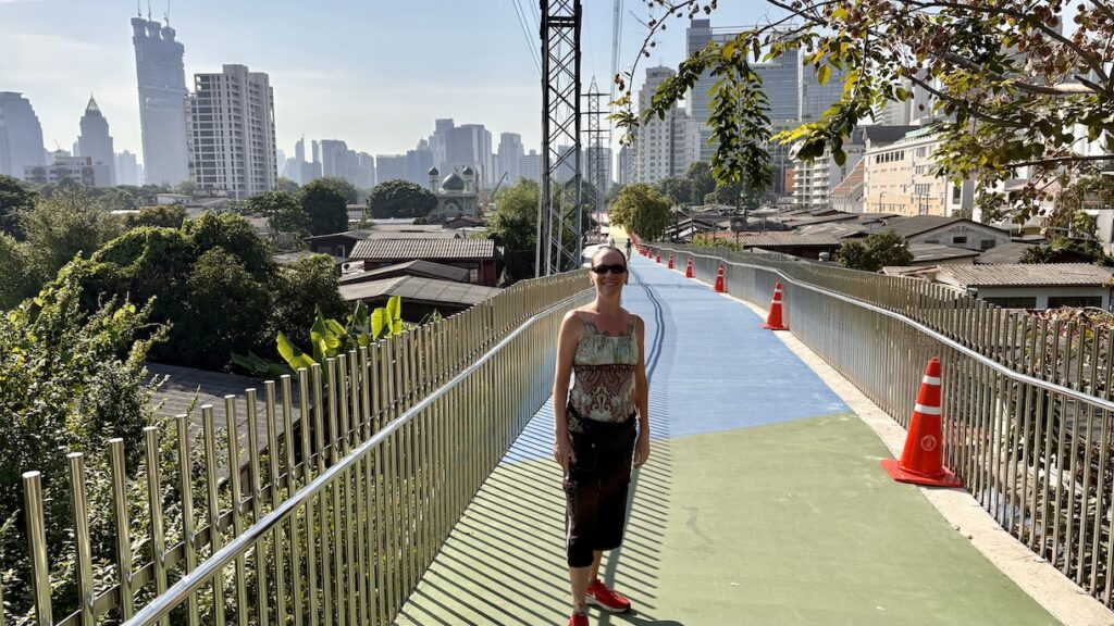 Mrs. ItchyFeet on sky-trail