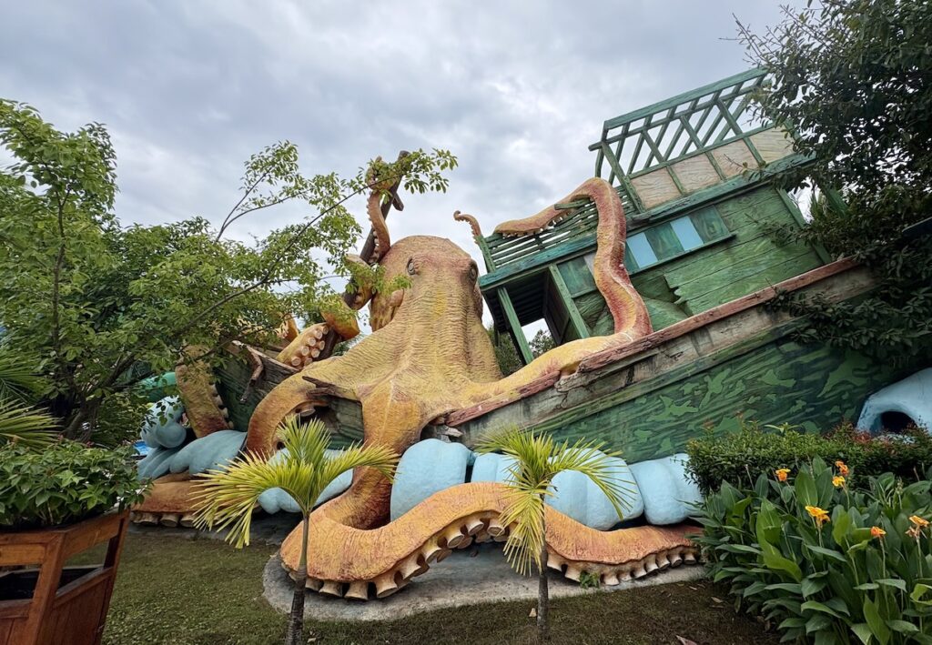 Octopus on ship sculpture