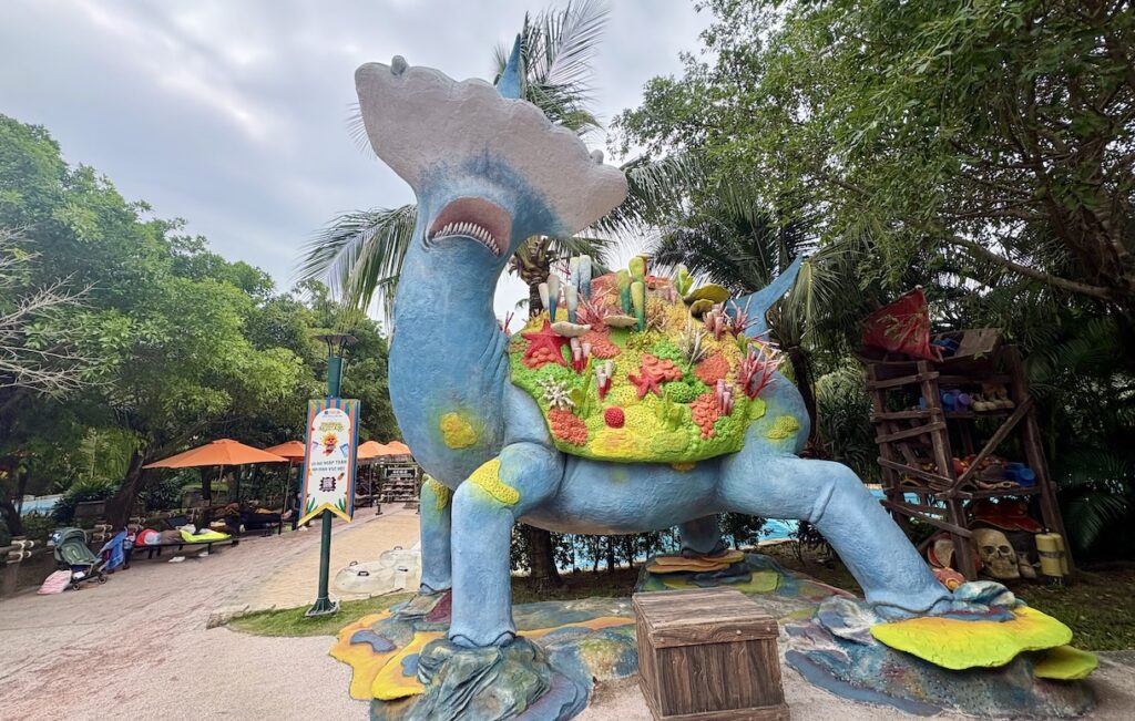 Hammerhead TurtleShark sculpture