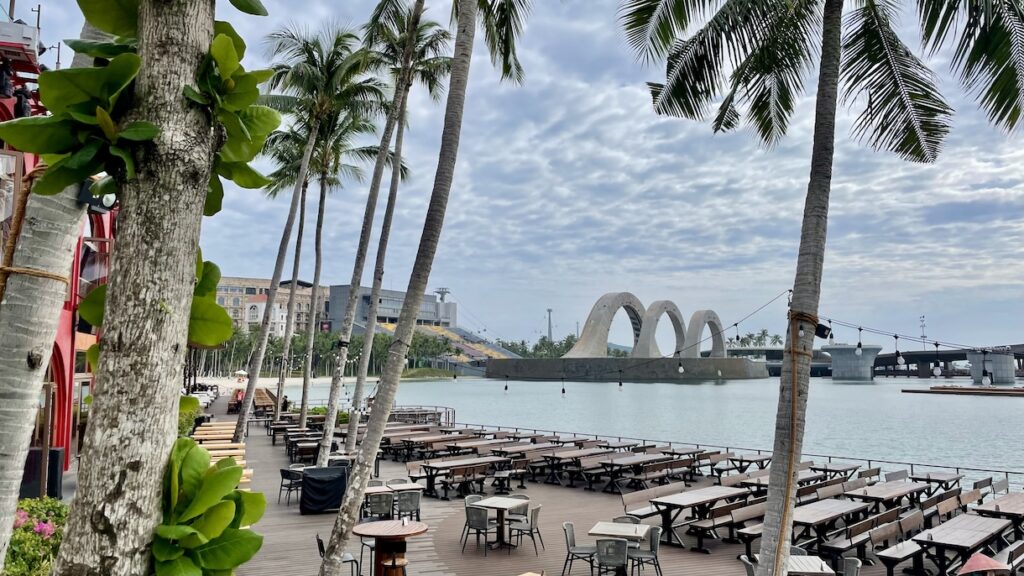 Kiss of the Sea stage