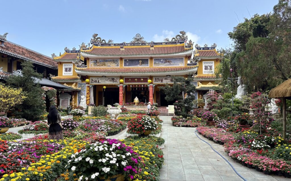 Chùa Pháp Bảo Pagoda (Buddhist Temple)