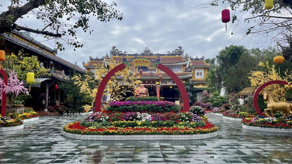 Chùa Pháp Bảo Pagoda (Buddhist Temple)