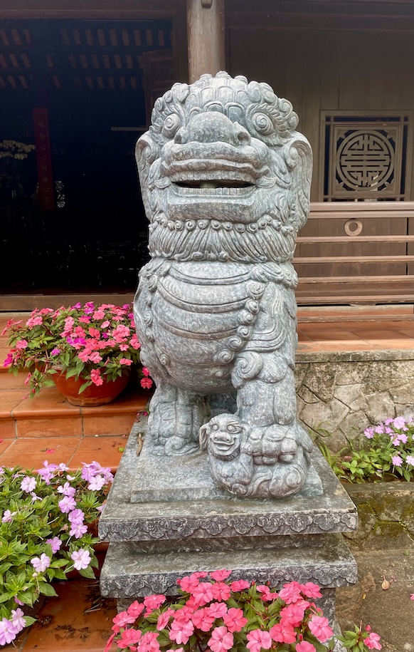 Mamma Foo Dog with baby