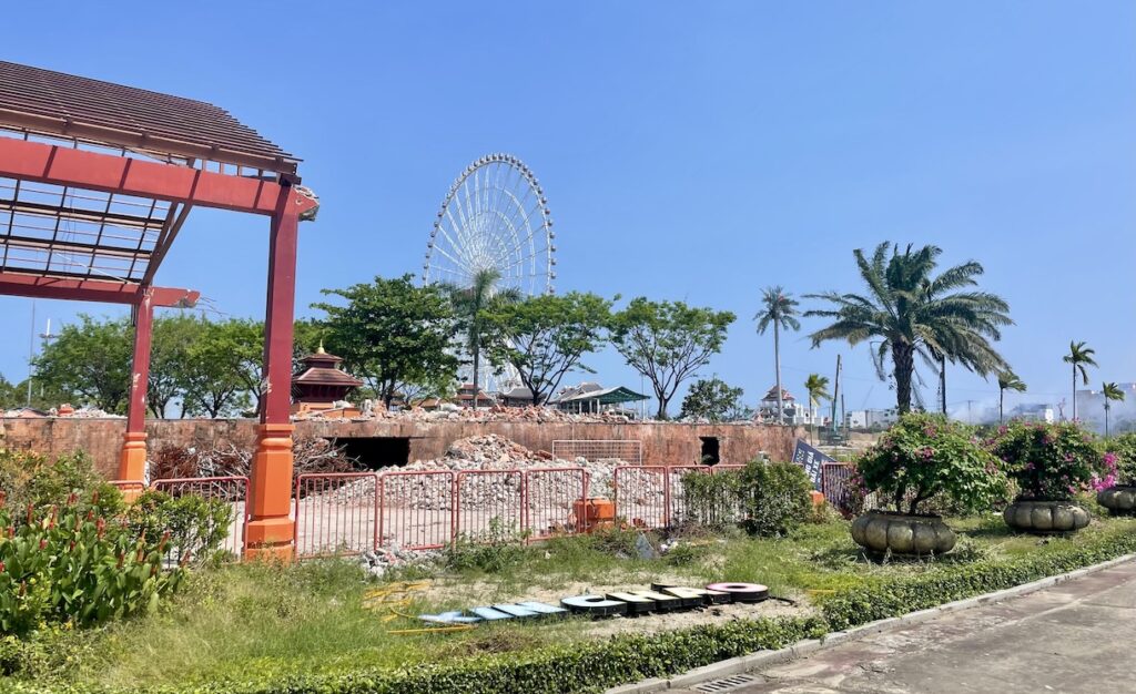 Sun World amusement park being demolished