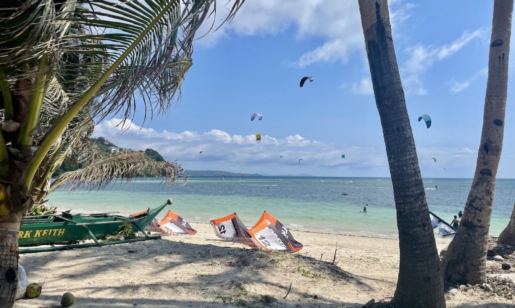 Kite surfing on Bulabog Beach