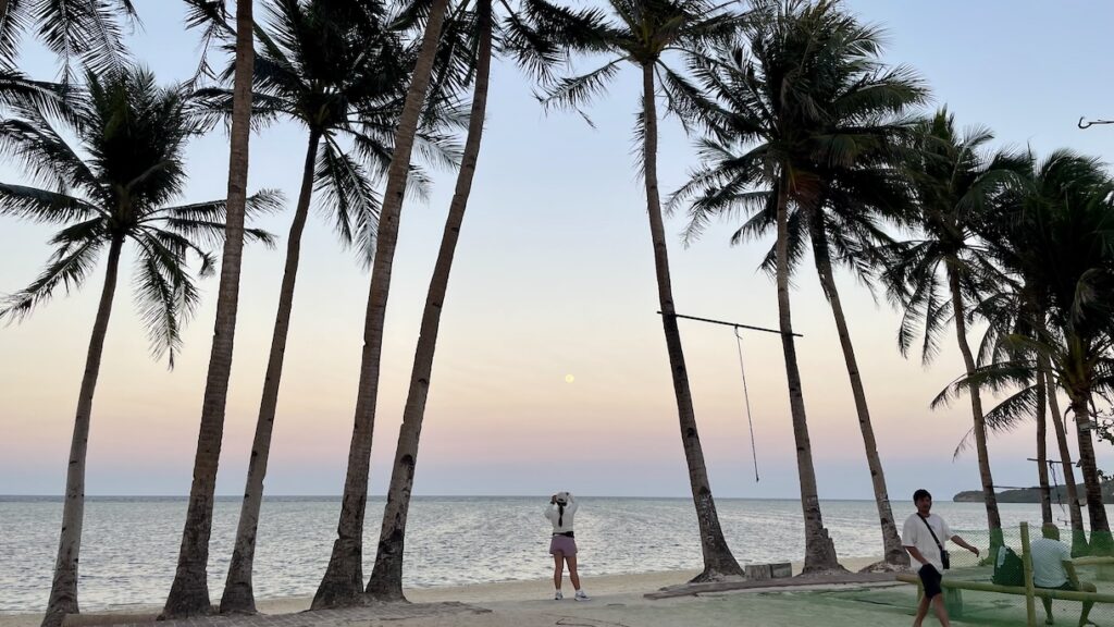 Moonrise over Bulabog Beach